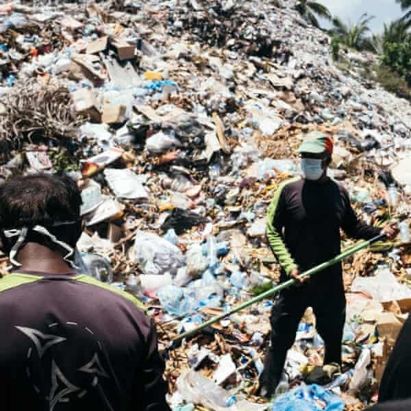 Fuvahmulah se hunde bajo la basura del boom turístico, Foto Matt Porteous