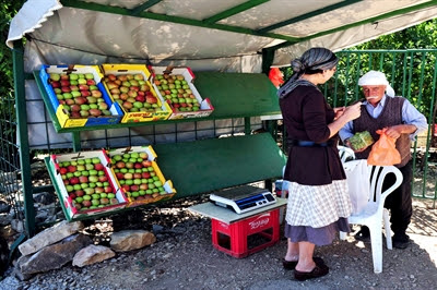 Druze fruit stall