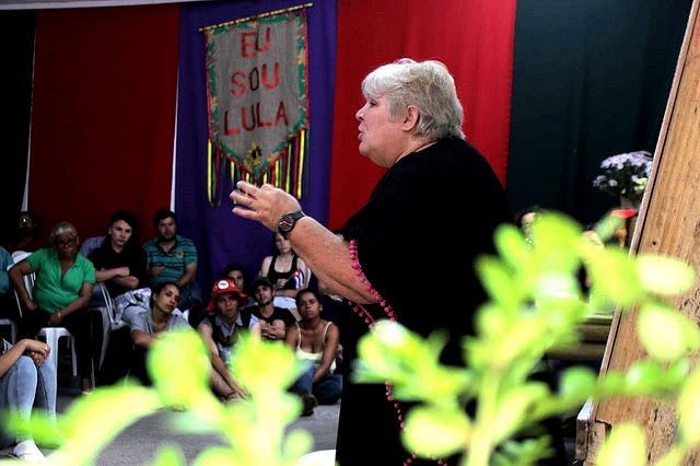 Aleida Guevara se dirige a militantes de movimientos populares en Curitiba - Créditos: Maria Francelino