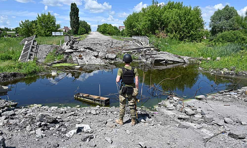 Russia-Ukraine war: heavy fighting continues in Donbas; Russia renews push south of Izium, UK says