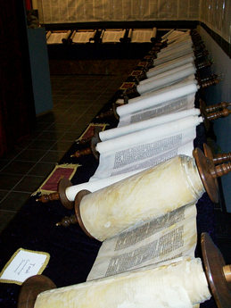 Entire Tanakh scroll set.png