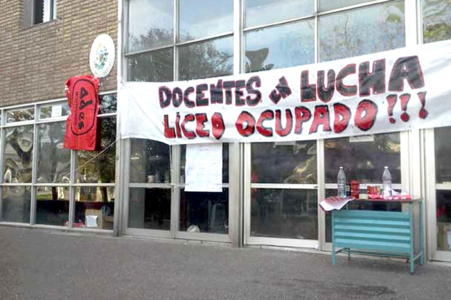 Continúan los paros en liceos de Montevideo y el jueves hay asamblea