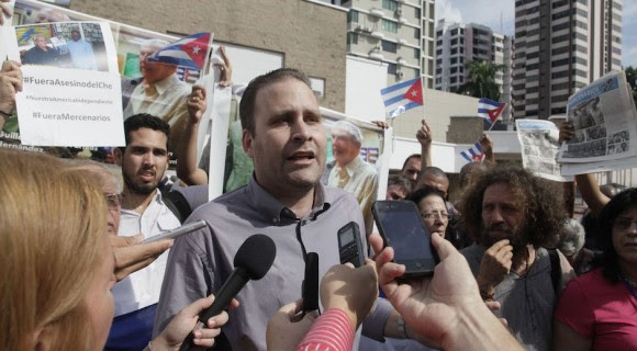 Luis Morlote en conferencia de prensa: se retira la delegación cubana del plenario del Foro de la Sociedad Civil. Foto: Ismael Francisco/ Cubadebate