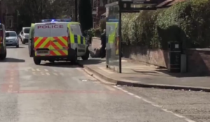 Video from UK: Man attacks police officers with three-foot sword