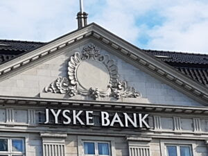 Alle i #jyskebanks Koncernledelsen er tilbudt at underskrive dette, om ikke at ville fortsætte bedrageri mod kunde, desvære nægtede Sven Buhrækall Kurt Bligaard Pedersen Rina Asmussen Philip Baruch Jens Borup Keld Norup Christina Lykke Munk Johnny Christensen MarianneLillevang Anders Dam Niels Erik Jakobsen Per Skovhus Peter Schleidt nægter alle at underskrive, da de hellere vil bedrage kunde