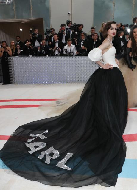 Lily Collins en la Met Gala. / GTRES