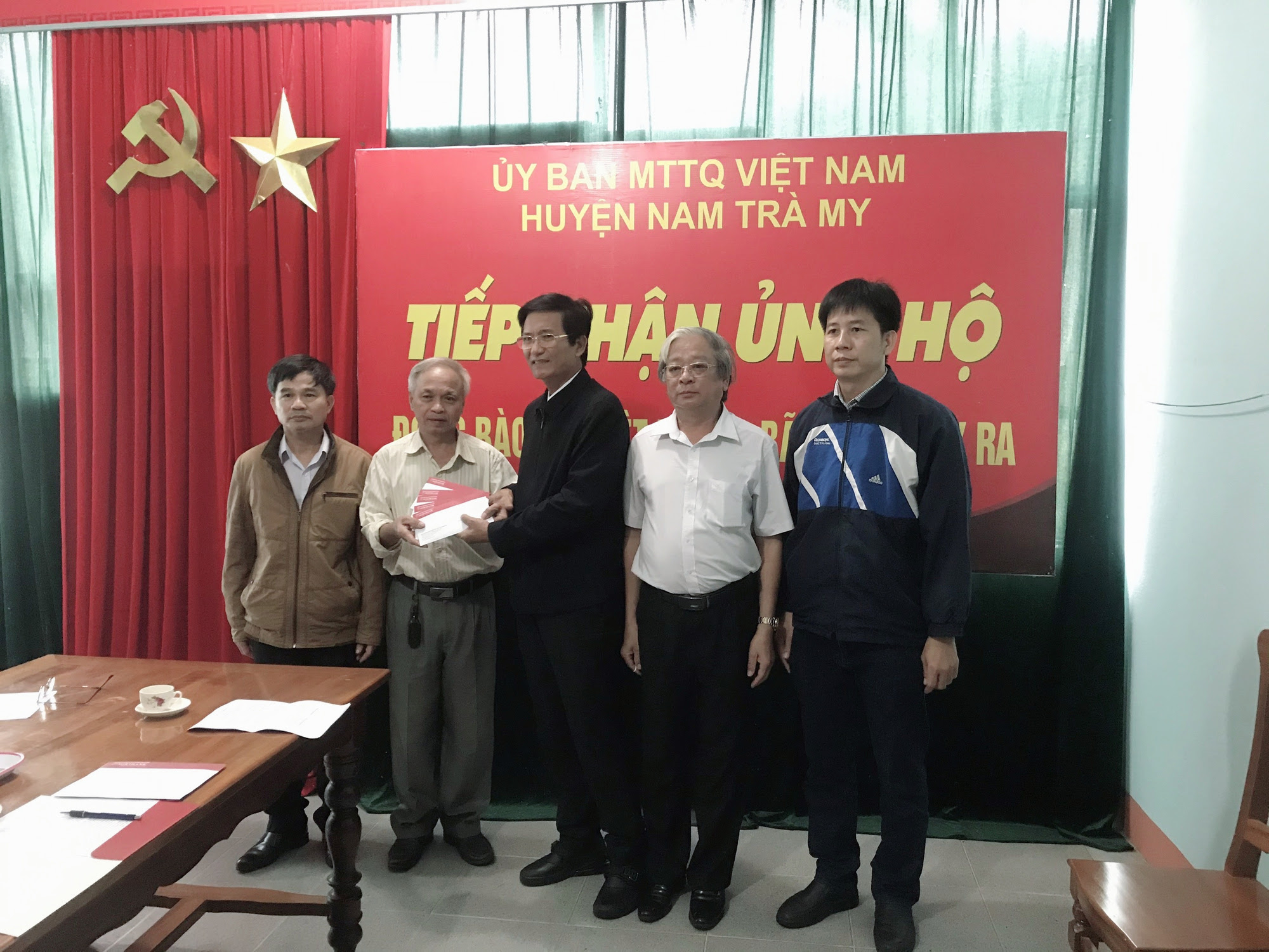 Agribank: Tiểu ban Chỉ đạo chương trình PTTN khu vực ĐBSCL hỗ trợ đồng bào chịu ảnh hưởng bão, lũ tại Quảng Bình, Quảng Nam - Ảnh 3.