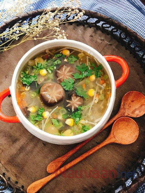 súp gà nấm hương