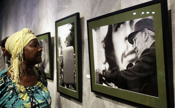 Inauguran en Cuba exposición fotográfica de Roberto Chile dedicada a Fidel Castro. Foto: Ismael Francisco/ Cubadebate