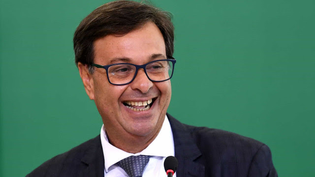 Bolsonaro cogita ministro sanfoneiro Gilson Machado para vaga de vice