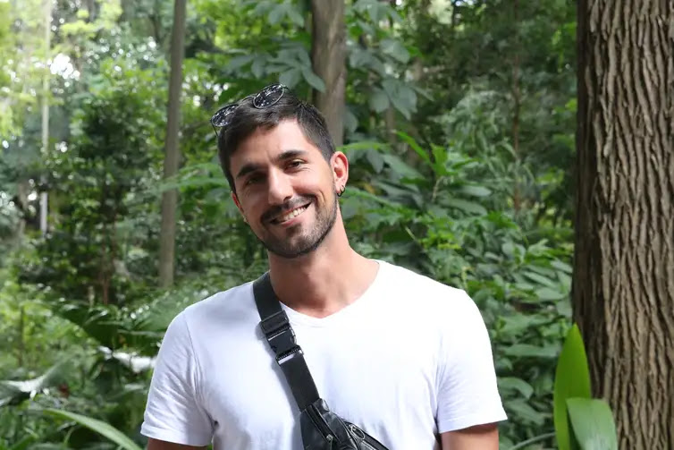 Rovena Rosa/Agência Brasil João Pedro Andreetta, 27 anos, fala sobre a liberação do uso da máscara em ambientes abertos, no Parque Trianon.