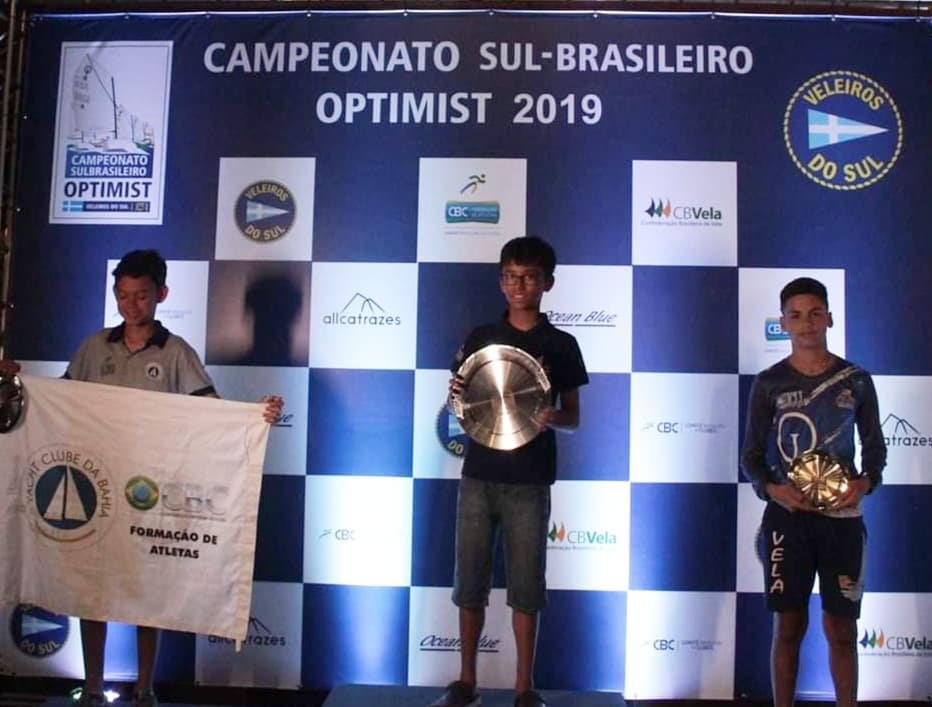 Gabriel Debeluck conquistou o 1º lugar na categoria juvenil e a sexta colocação geral entre os estreantes do 41º Sul-Brasileiro de Optimist.