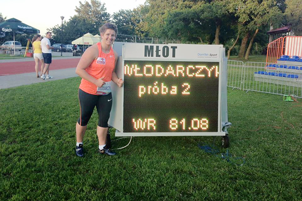 Anita Wlodarczyk with her world record figures in Cetniewo ()
