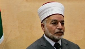 Palestinian Authority mufti expelled from prayers at al-Aqsa for not supporting Hamas