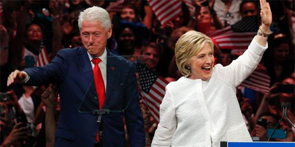 Bill and Hillary Clinton (Photo: Twitter)