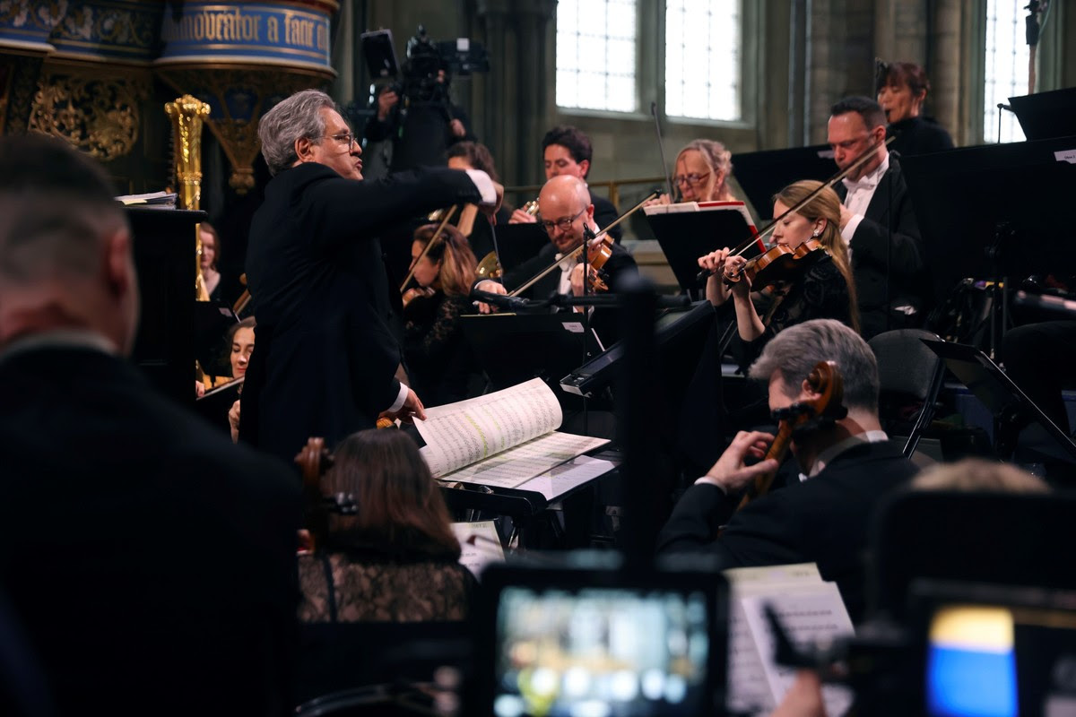 Các nhạc sĩ biểu diễn tại Tu viện Westminster, trước lễ đăng quang của Vua Charles III và Camilla, hoàng hậu, ở London, Thứ Bảy, ngày 6 tháng 5 năm 2023. (Richard Pohle/Pool qua AP)
