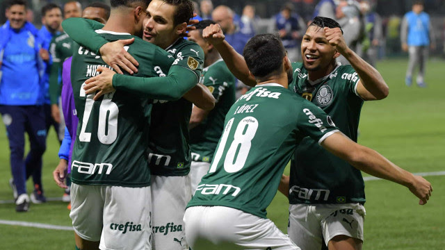 Palmeiras elimina Atlético nos pênaltis, encerra maldição e vai à semifinal