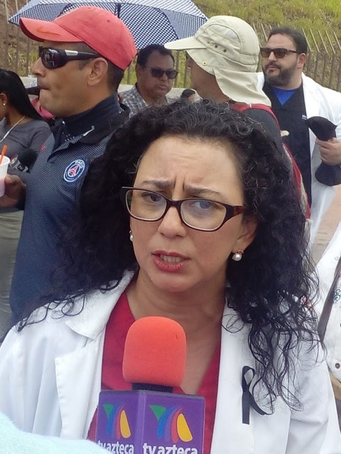 Defensora en peligro: Policía echa tóxico en la cara de integrante de la Plataforma por la Salud y la Educación