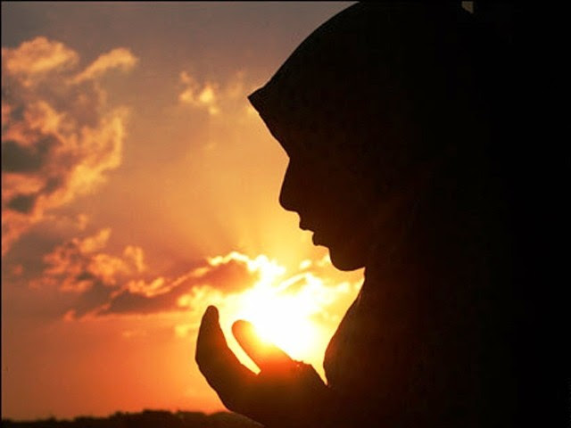 Silhout_Muslim-woman-praying.jpg