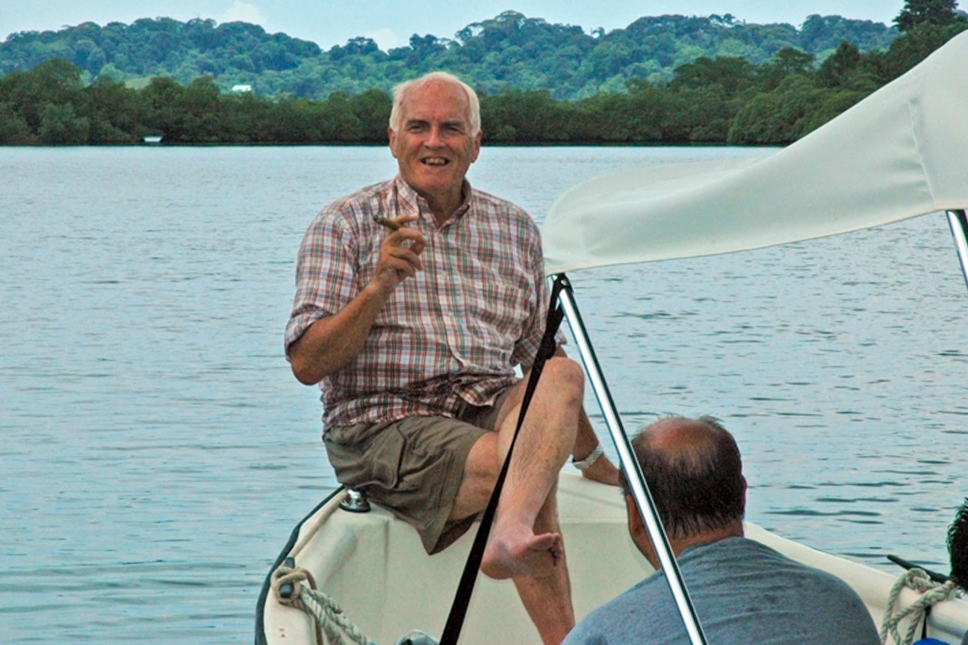 Smithsonian Tropical Research Institute Smithsonian Tropical Research Institute