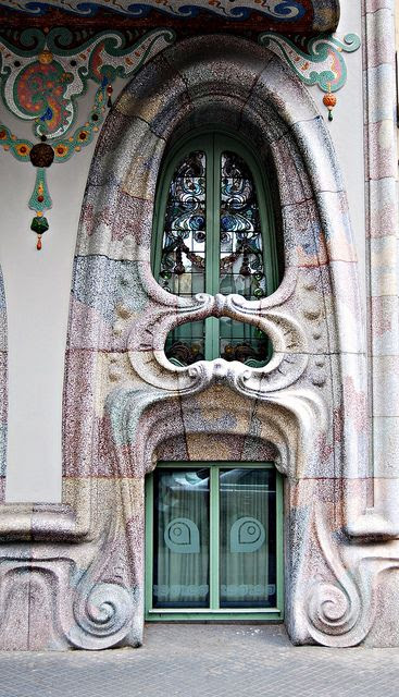 Barcelona, Casa Comalat~Corcega 316 Ventana photo by tetegil, via Flickr
