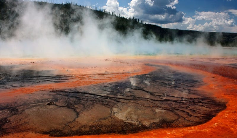  Yellowstone to Rip the Guts Out of the USA? New Data Shows Immense Pressure at Magma Chamber  