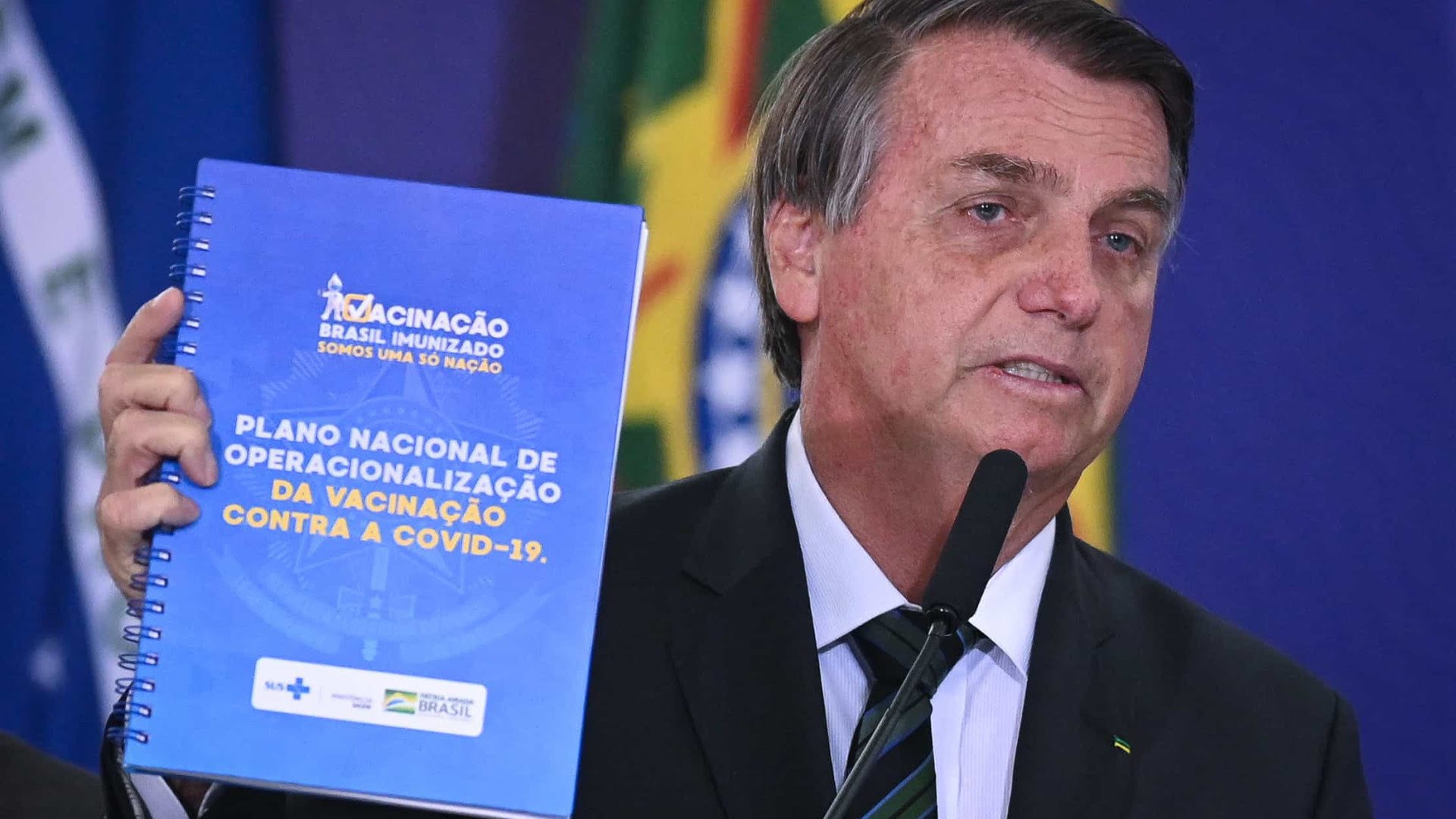 Se algum de nós exagerou, foi no afã de buscar solução, diz Bolsonaro sobre vacina