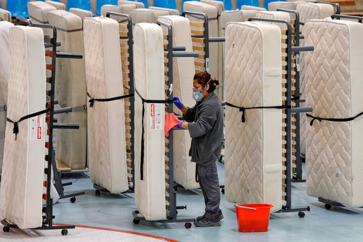 Los trabajos de desinfección de camas será uno de los pilares del servicio que brinden los hoteles en el futuro.