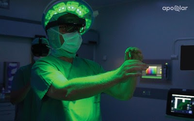 A Chief of Visceral Surgery visualizes 3D holograms in medical mixed reality