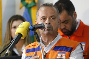 Fernando Frazão/Agência Brasil O ministro do de Desenvolvimento Regional, Rogério Marinho, fala sobre as áreas afetadas pelas chuvas em Petrópolis e medidas emergenciais do governo federal para a cidade.
