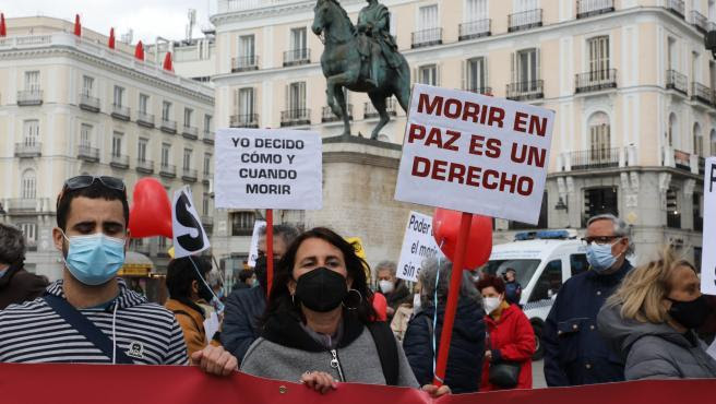 El Constitucional admite a trámite el recurso del PP contra la ley de eutanasia