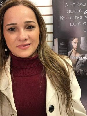 Lani Queiroz lança º volume de uma das séries eróticas mais vendidas do Brasil exclusivamente