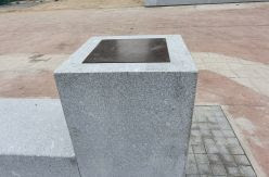 El Ayuntamiento prescinde de los textos que debían acompañar al memorial de víctimas del franquismo de La Almudena