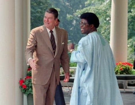 Ronald Reagan presenta "Il presidente Moe" (1982) | Menti pericolose