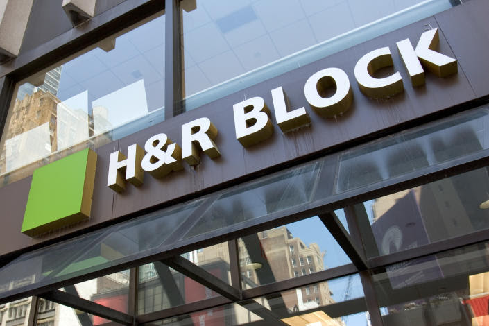 Accounting offices of H&R Block in New York,. (Photo by: Newscast/Universal Images Group via Getty Images)