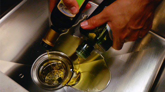 Heart Surgeon: Throw Out Your Olive Oil Now (Here’s Why)