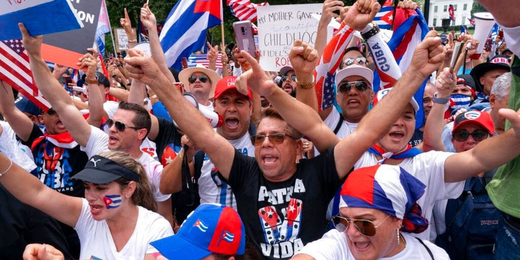 People protesting over Cuban political crisis People protesting over Cuban political crisis