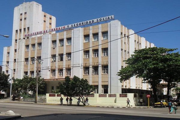 Las cómodas oficinas de los tecnócratas del MTSS, en La Habana
