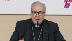 Monseñor García Magán se ha desempeñado, entre otros roles, como secretario y consejero de las Nunciaturas Apostólicas en Colombia, Nicaragua, Francia y Serbia.