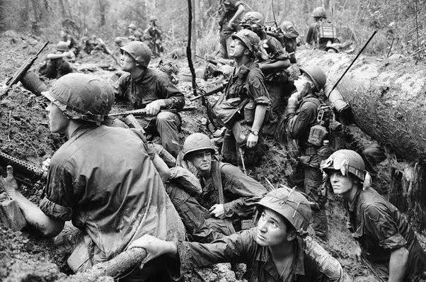 Un batallón de soldados estadounidenses durante la guerra de Vietnam. En Washington se teme que los asesores en Ucrania puedan empujar al país a otra intervención militar. (Ejercito USA)