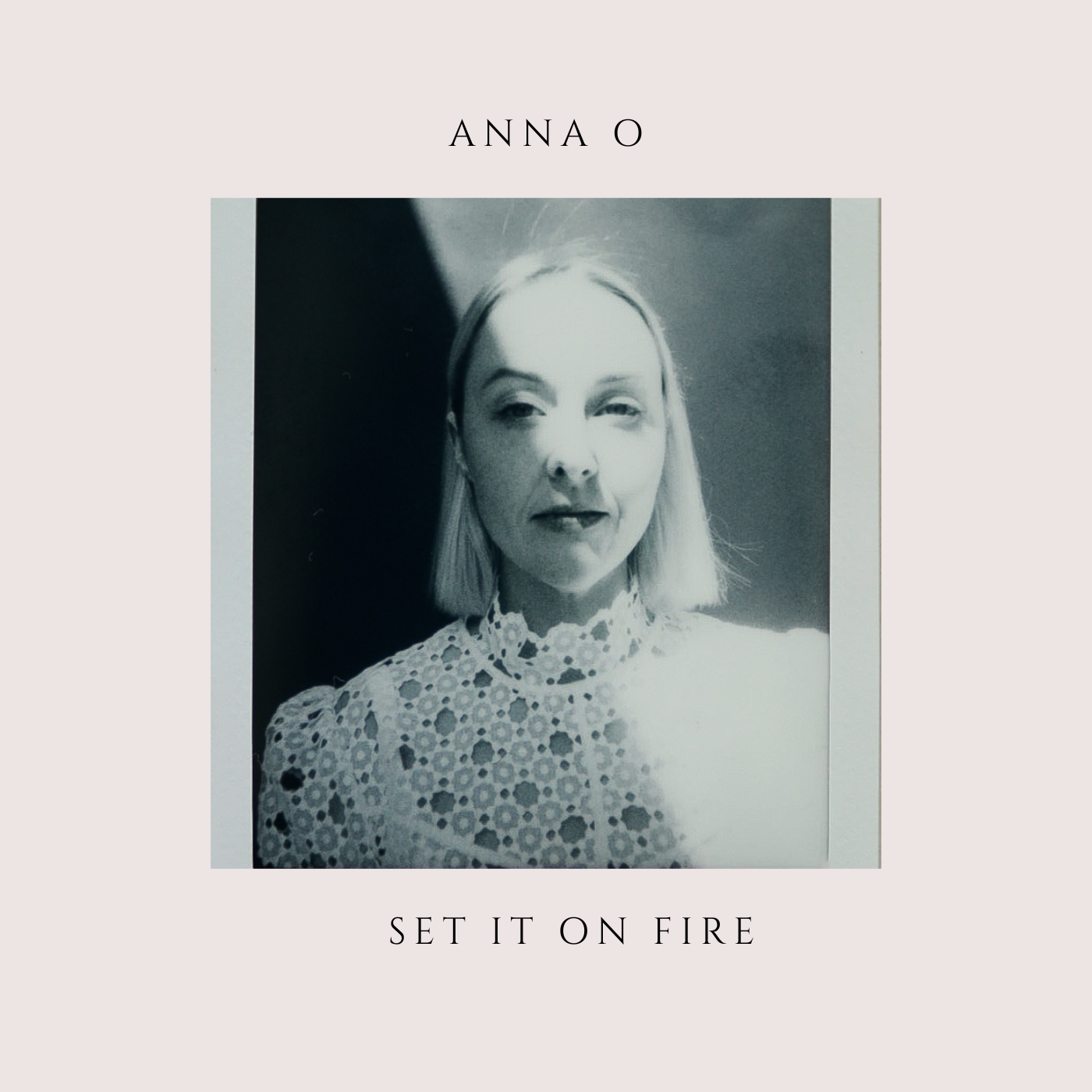 06b5e046-768f-11ed-bcf6-8910796e78fa%2F1683173384416-%5BSingle+Cover+Art%5D+Set+It+On+Fire_Anna+O.PNG