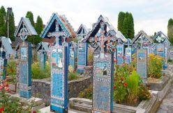 Necroturismo, 11 cementerios para viajar de lápida en lápida