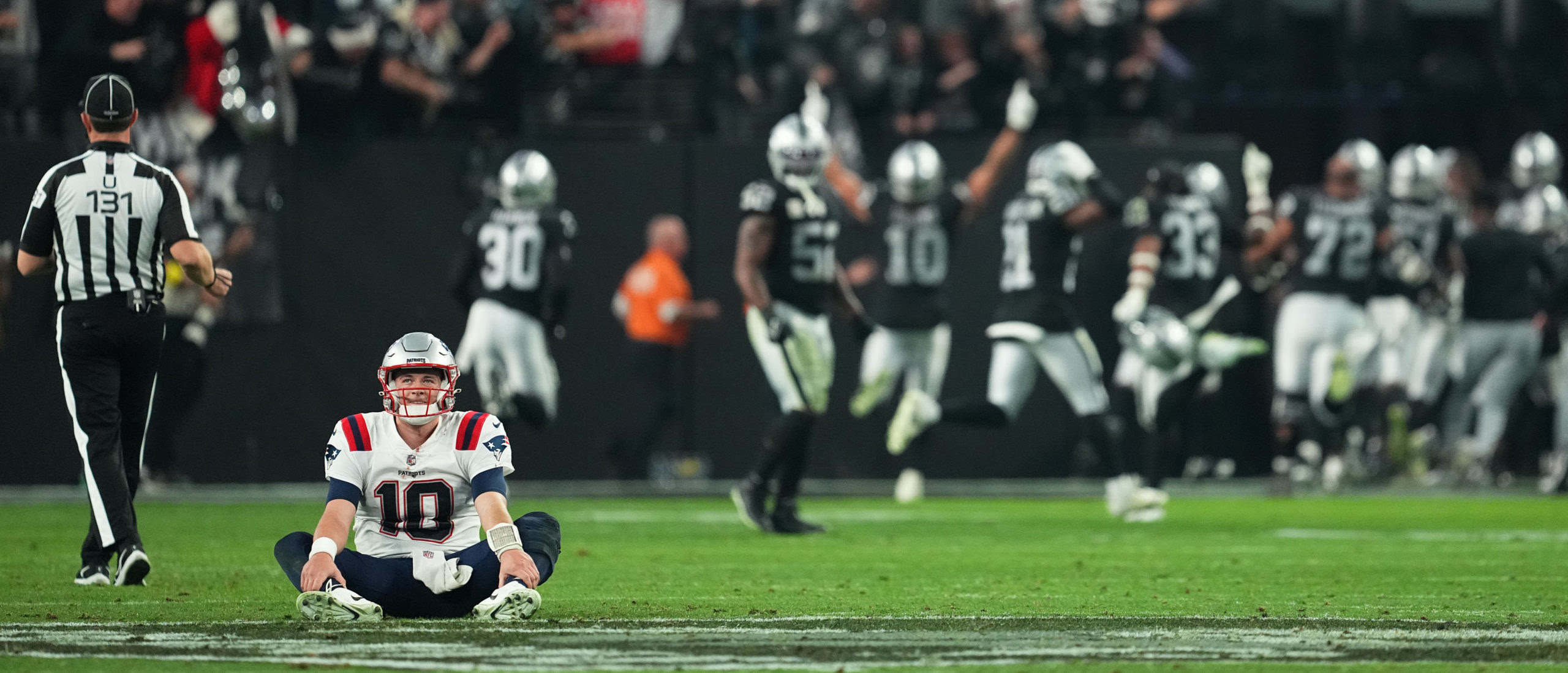 Watch New England Patriots Lose In Absurd Fashion As Time Expires