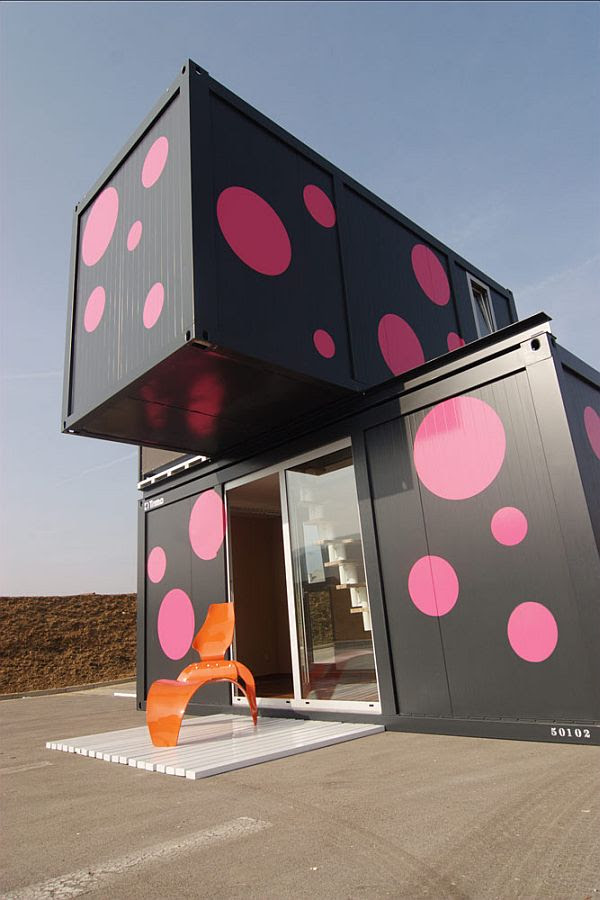 86-Week-End-House-shipping-containers