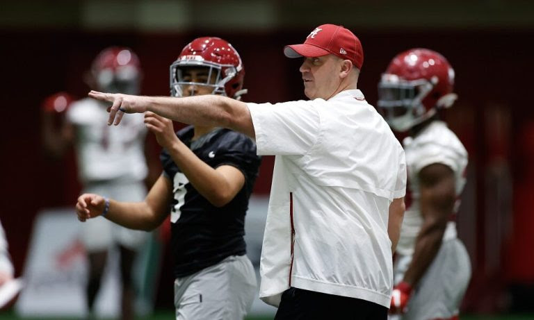 Bill O'Brien coaching Alabama QB's in spring practice