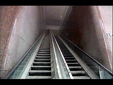 Camera Man Goes Inside WTC 7 Before the Second Tower Falls (Video)