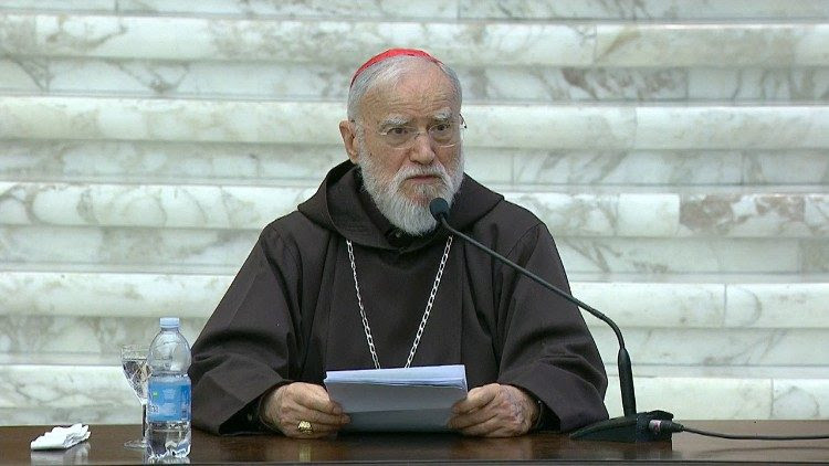 Il cardinale Raniero Cantalamessa durante la prima predica di Quaresima
