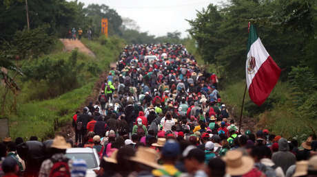 Migrantes centroamericanos van hacia EE.UU., Sayula de Alemán (México), el 3 de noviembre de 2018.