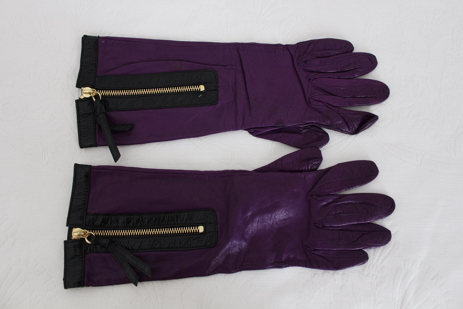 COACH GENUINE LEATHER SILK LINED GLOVES PURPLE - SIZE M