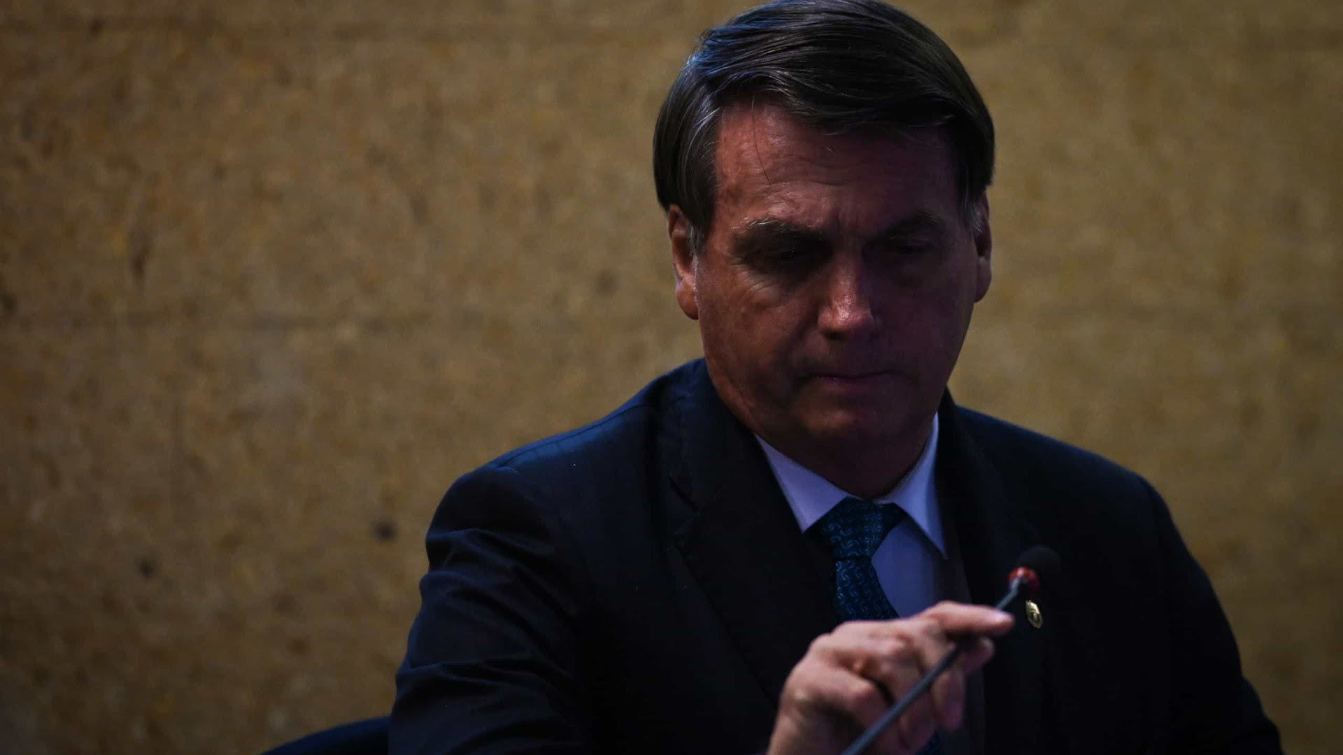 Justiça condena Bolsonaro a indenizar jornalista do UOL